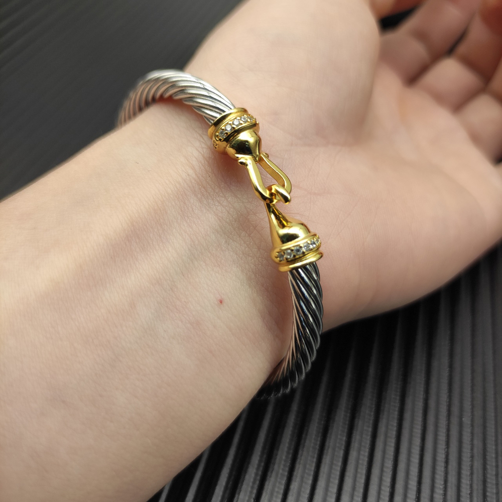 David Yurman 5mm Gold Rhinestone Hook Bracelet - Picture 6 of 7